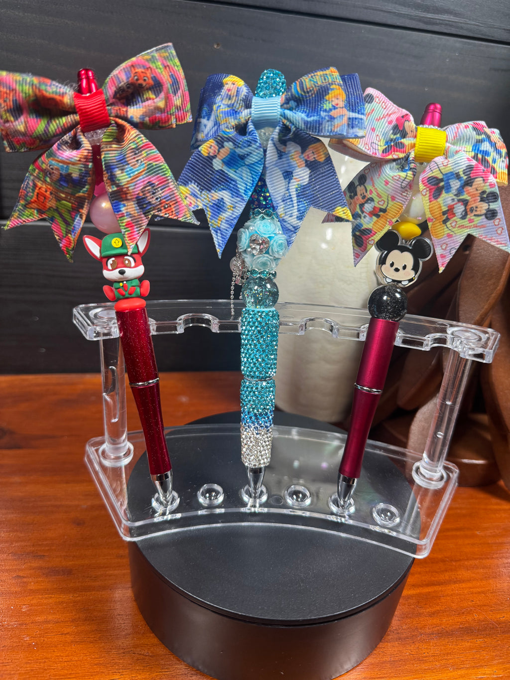 Character Bow Pen