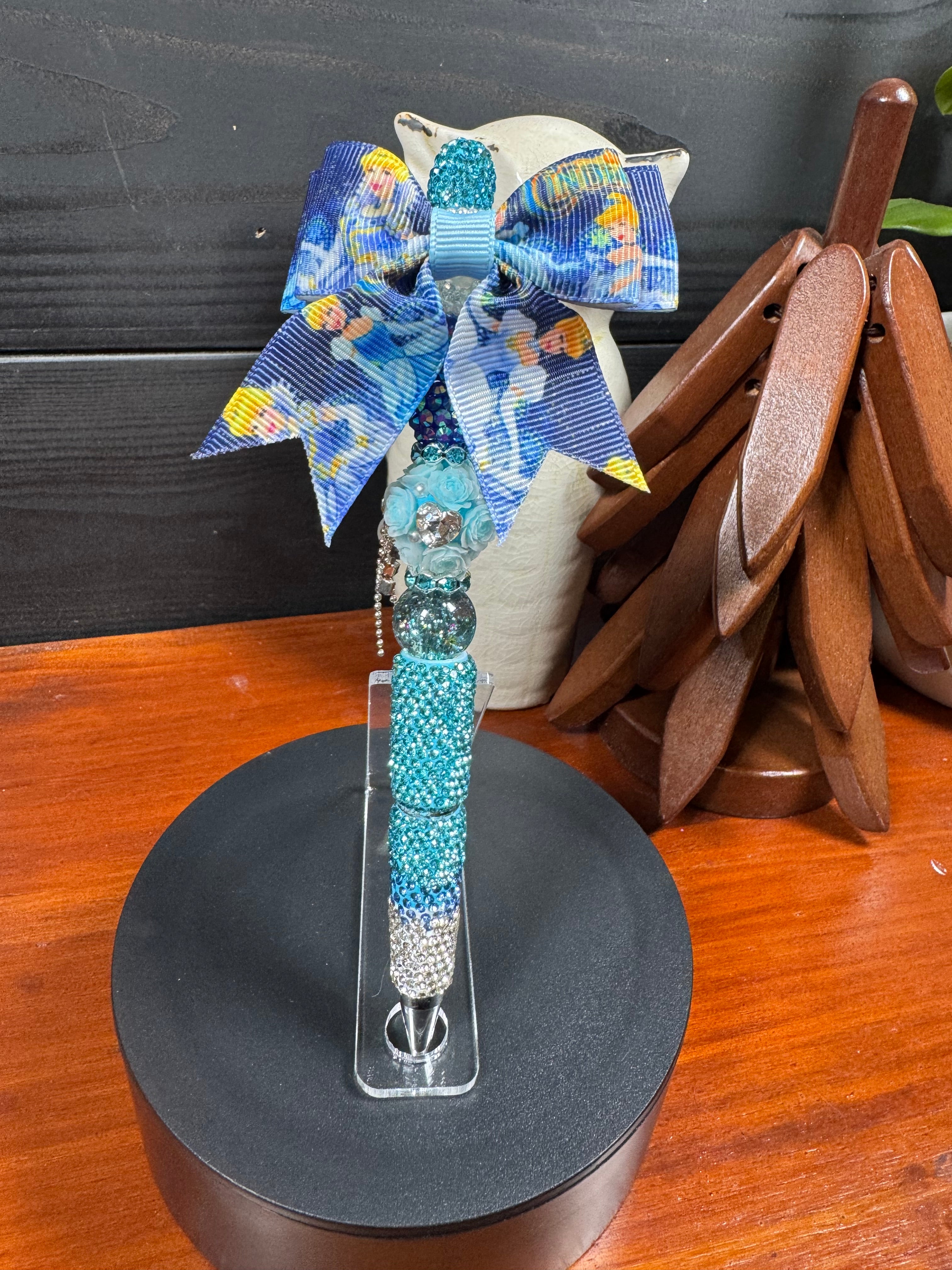 Character Bow Pen