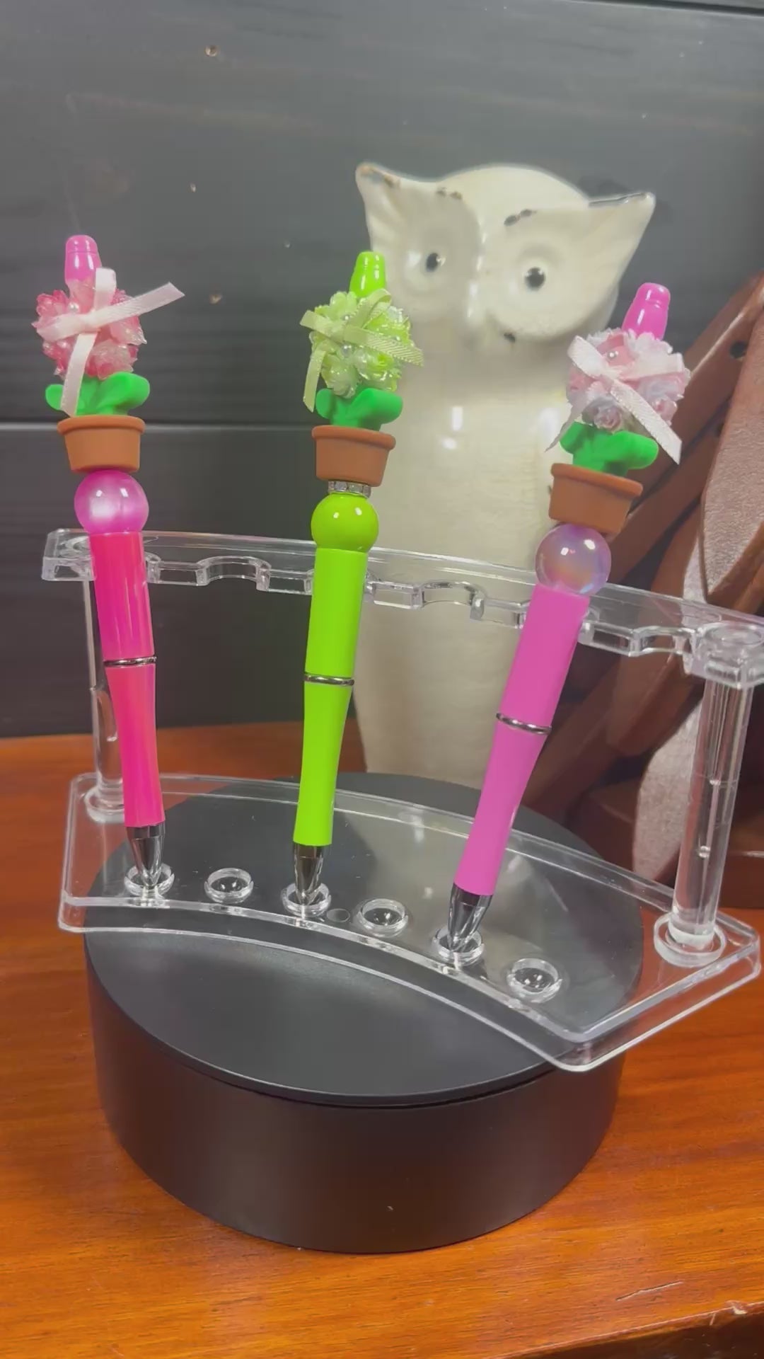 Flower Pot With Ribbon Bow Pens